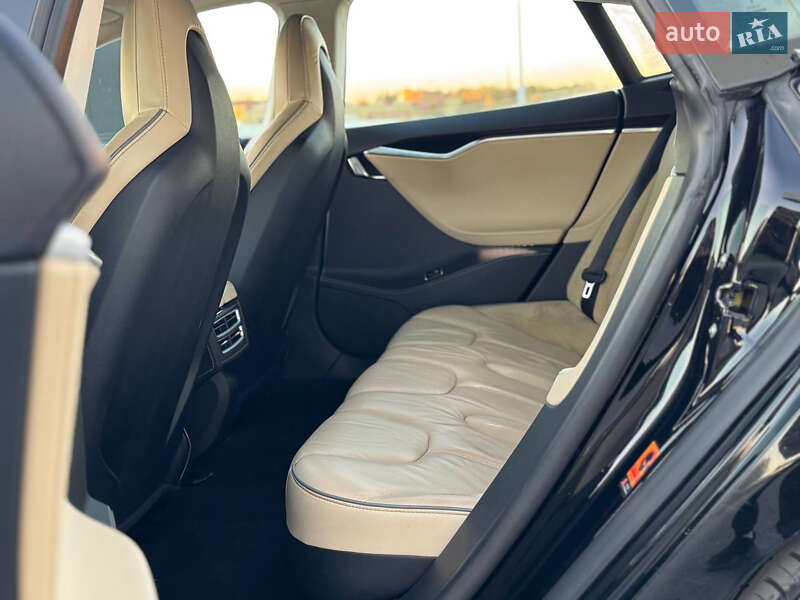 Ліфтбек Tesla Model S 2014 в Львові фото 72 Ліфтбек Tesla Model S 2014 в Львові