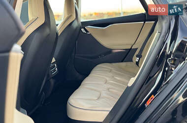 Лифтбек Tesla Model S 2014 в 