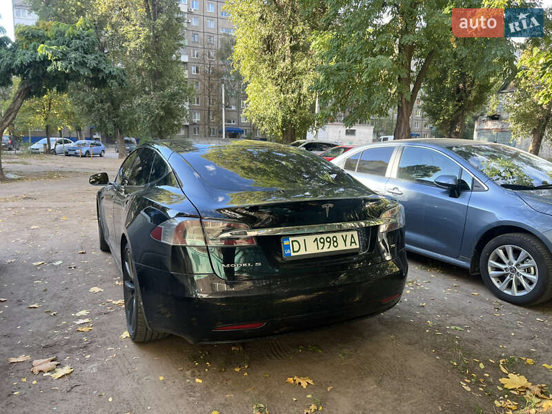 Лифтбек Tesla Model S 2017 в Днепре