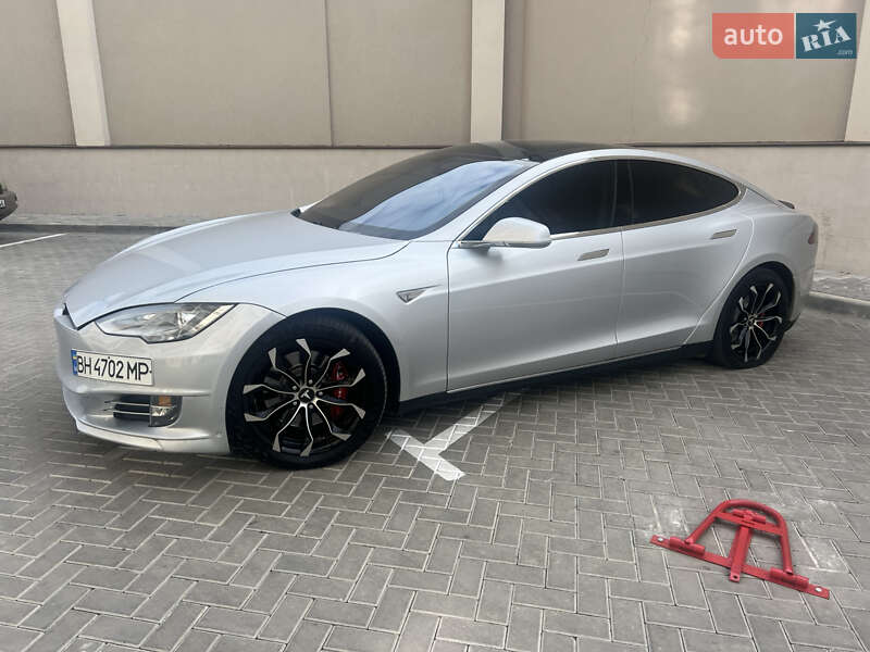 Ліфтбек Tesla Model S 2013 в Одесі