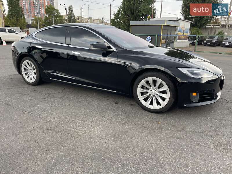 Ліфтбек Tesla Model S 2016 в Києві фото 22 Ліфтбек Tesla Model S 2016 в Києві