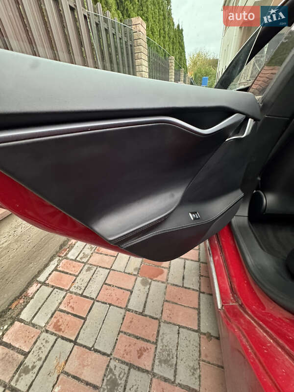 Ліфтбек Tesla Model S 2018 в Києві фото 40 Ліфтбек Tesla Model S 2018 в Києві