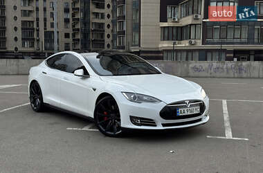 Ліфтбек Tesla Model S 2015 в Києві