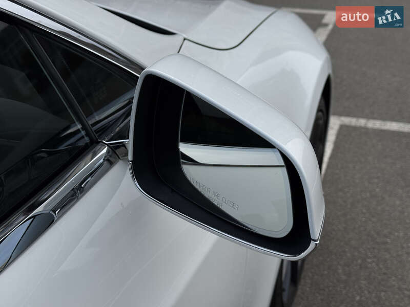 Лифтбек Tesla Model S 2015 в Киеве фото 6 Лифтбек Tesla Model S 2015 в Киеве