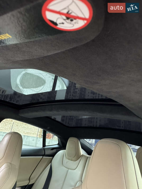 Лифтбек Tesla Model S 2015 в Киеве фото 15 Лифтбек Tesla Model S 2015 в Киеве