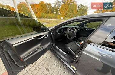 Лифтбек Tesla Model S 2018 в Виннице