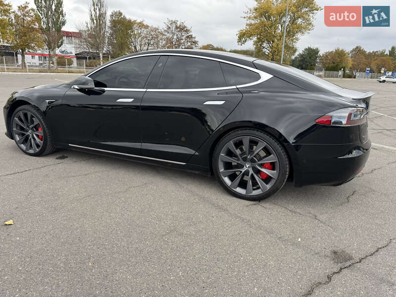 Ліфтбек Tesla Model S 2019 в Дніпрі фото 14 Ліфтбек Tesla Model S 2019 в Дніпрі