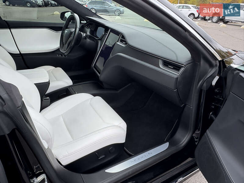 Ліфтбек Tesla Model S 2019 в Дніпрі фото 28 Ліфтбек Tesla Model S 2019 в Дніпрі