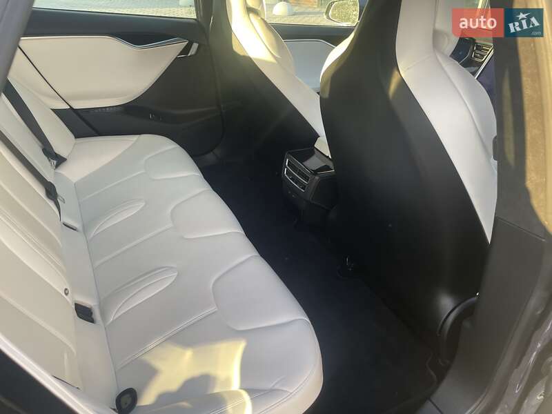 Лифтбек Tesla Model S 2017 в Тернополе фото 7 Лифтбек Tesla Model S 2017 в Тернополе
