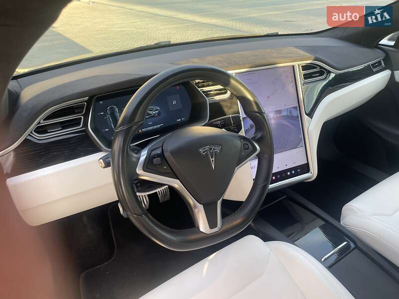 Лифтбек Tesla Model S 2017 в Тернополе фото 10 Лифтбек Tesla Model S 2017 в Тернополе