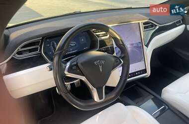 Ліфтбек Tesla Model S 2017 в  фото 10 Ліфтбек Tesla Model S 2017 в