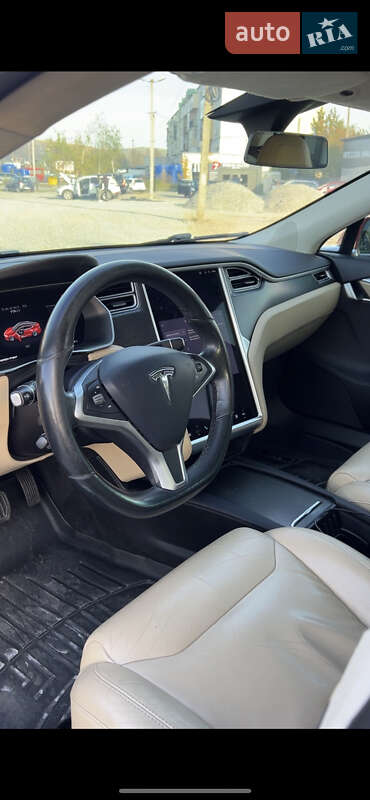 Ліфтбек Tesla Model S 2017 в Чернівцях фото 7 Ліфтбек Tesla Model S 2017 в Чернівцях