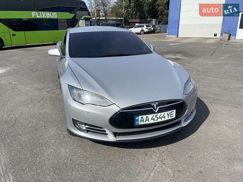 Ліфтбек Tesla Model S 2013 в Києві фото 17 Ліфтбек Tesla Model S 2013 в Києві