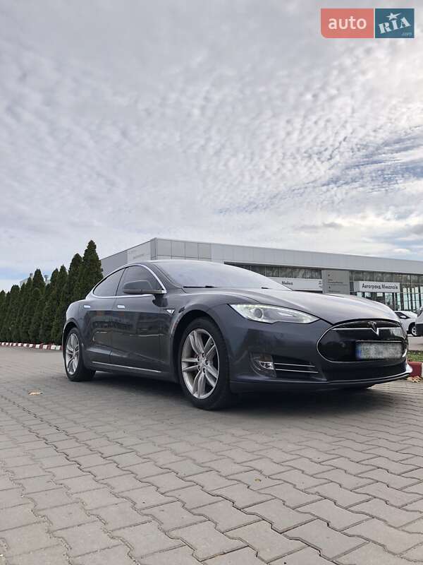 Лифтбек Tesla Model S 2014 в Николаеве
