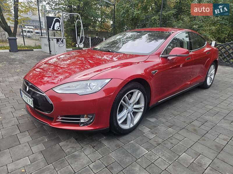 Ліфтбек Tesla Model S 2013 в Рівному фото Ліфтбек Tesla Model S 2013 в Рівному