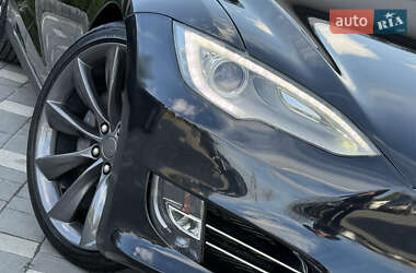 Ліфтбек Tesla Model S 2015 в  фото 7 Ліфтбек Tesla Model S 2015 в