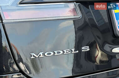 Ліфтбек Tesla Model S 2015 в  фото 21 Ліфтбек Tesla Model S 2015 в