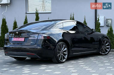 Ліфтбек Tesla Model S 2015 в  фото 23 Ліфтбек Tesla Model S 2015 в