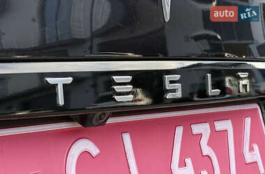 Ліфтбек Tesla Model S 2015 в  фото 22 Ліфтбек Tesla Model S 2015 в