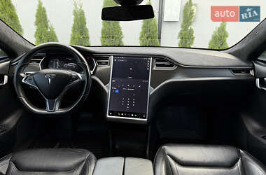 Ліфтбек Tesla Model S 2015 в  фото 46 Ліфтбек Tesla Model S 2015 в