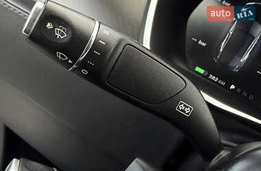 Ліфтбек Tesla Model S 2015 в  фото 51 Ліфтбек Tesla Model S 2015 в