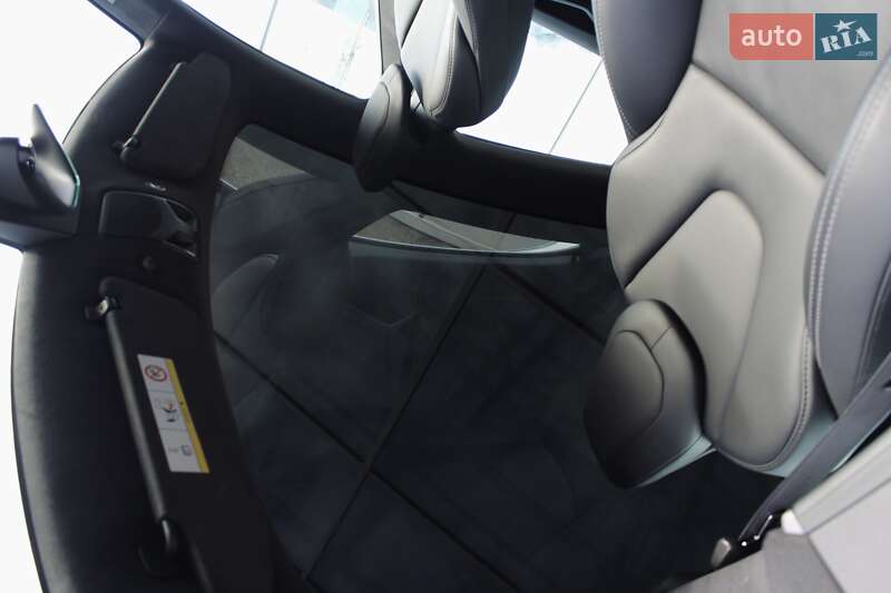 Лифтбек Tesla Model S 2019 в Киеве фото 17 Лифтбек Tesla Model S 2019 в Киеве