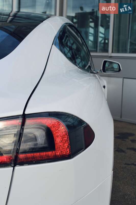 Лифтбек Tesla Model S 2019 в Киеве фото 15 Лифтбек Tesla Model S 2019 в Киеве