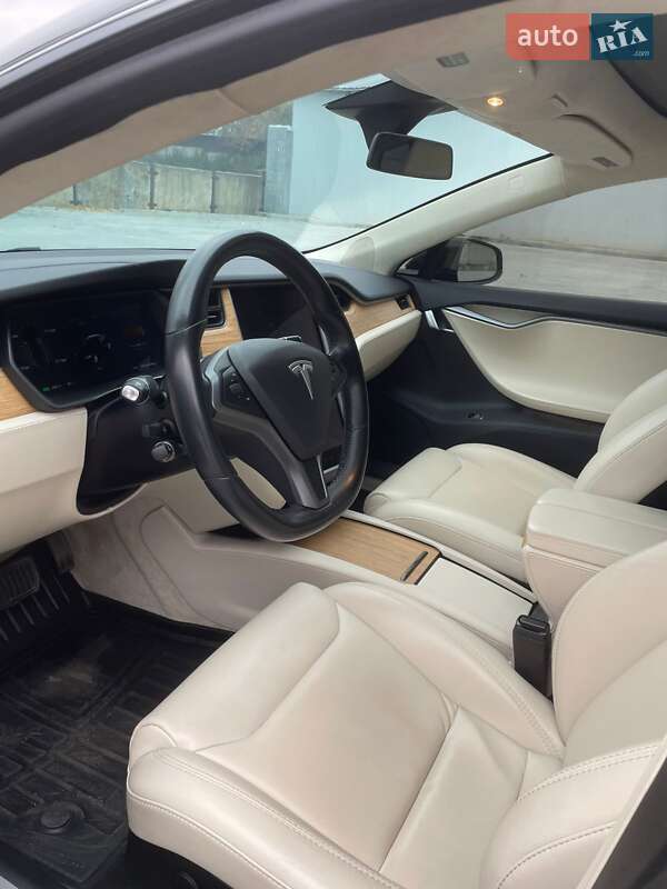 Ліфтбек Tesla Model S 2019 в Тернополі