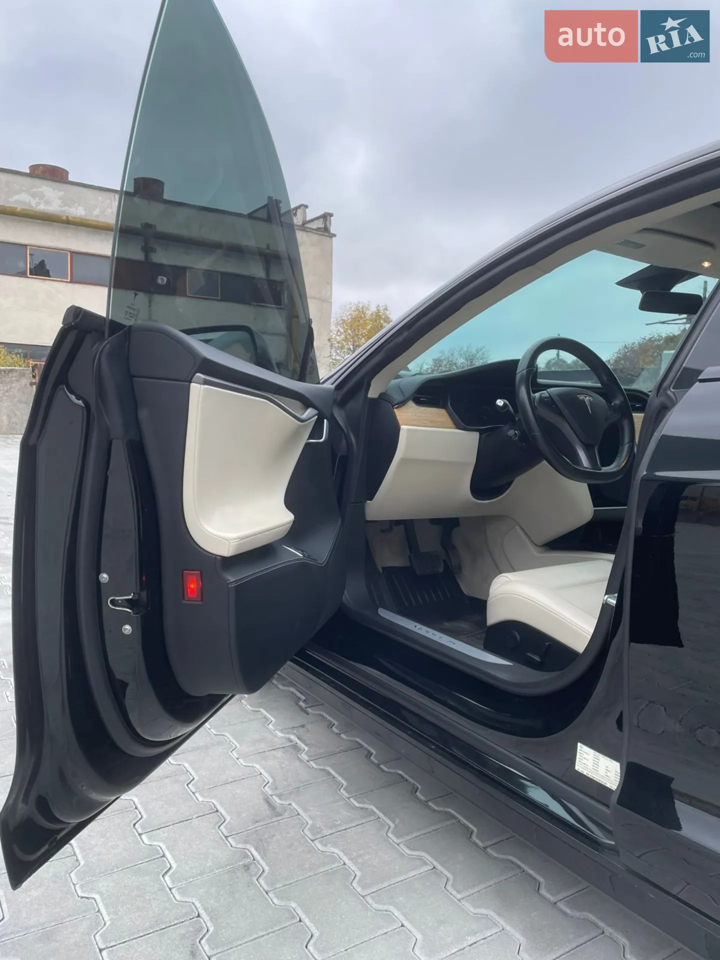 2019 Tesla Model S - мініатюра 9