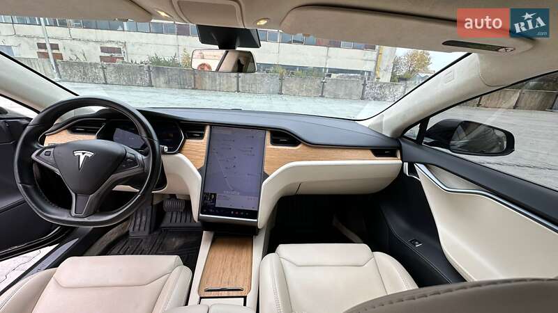 Ліфтбек Tesla Model S 2019 в Тернополі