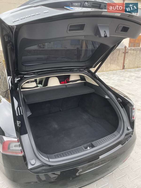 Ліфтбек Tesla Model S 2019 в Тернополі