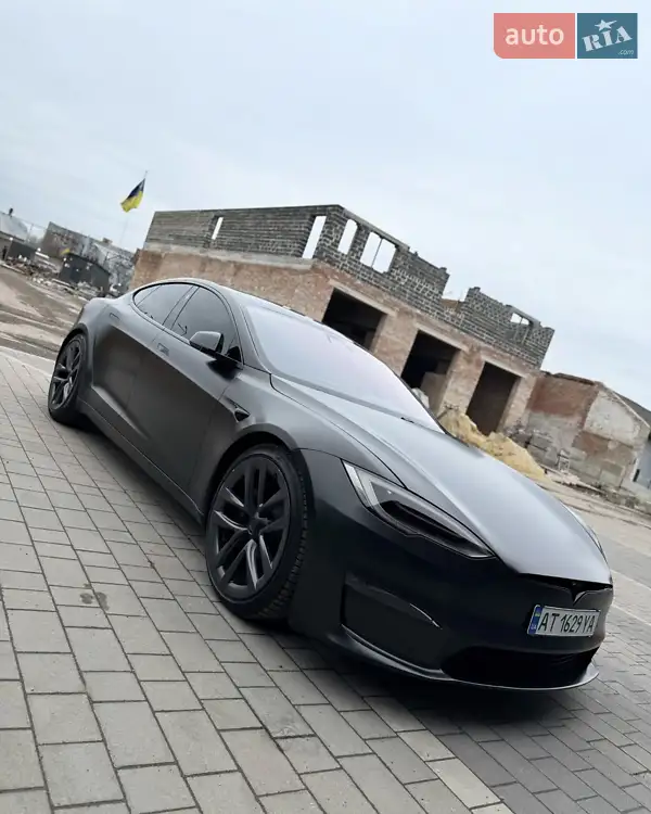 Tesla Model S 2021