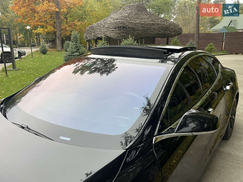 Ліфтбек Tesla Model S 2017 в Києві фото 10 Ліфтбек Tesla Model S 2017 в Києві
