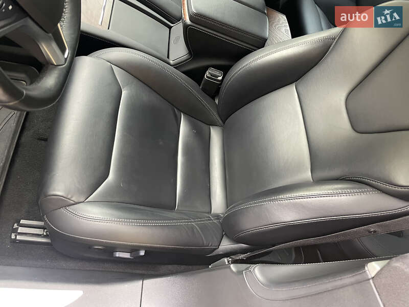 Ліфтбек Tesla Model S 2017 в Києві фото 14 Ліфтбек Tesla Model S 2017 в Києві