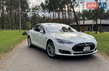 Лифтбек Tesla Model S 2015 в Житомире Лифтбек Tesla Model S 2015 в Житомире