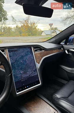 Лифтбек Tesla Model S 2017 в Снятине