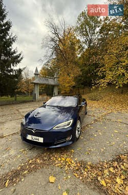 Лифтбек Tesla Model S 2017 в Снятине