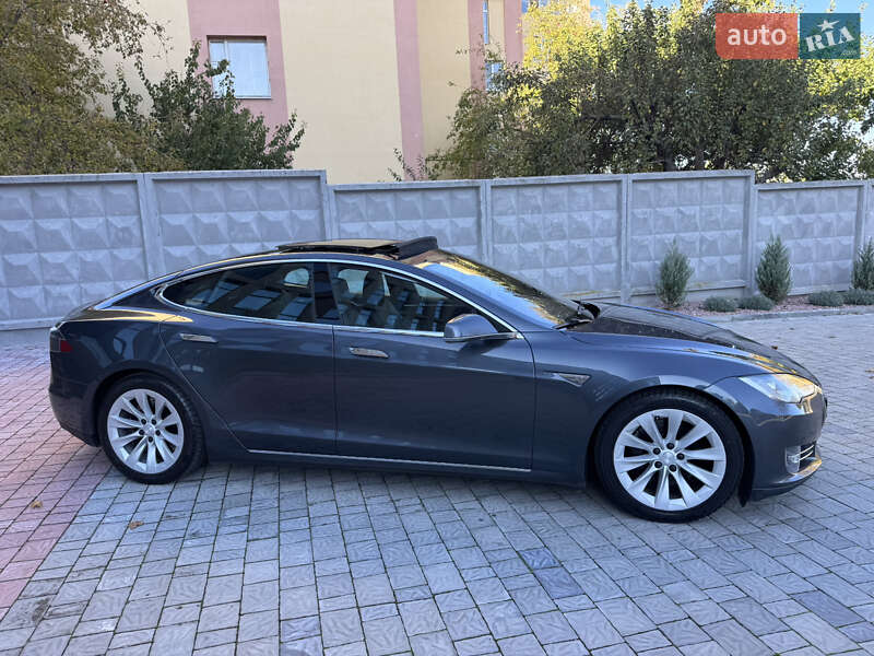 Ліфтбек Tesla Model S 2015 в Рівному фото 3 Ліфтбек Tesla Model S 2015 в Рівному