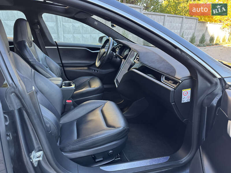 Ліфтбек Tesla Model S 2015 в Рівному фото 40 Ліфтбек Tesla Model S 2015 в Рівному