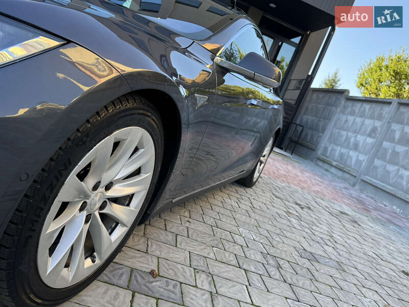 Ліфтбек Tesla Model S 2015 в Рівному фото 42 Ліфтбек Tesla Model S 2015 в Рівному