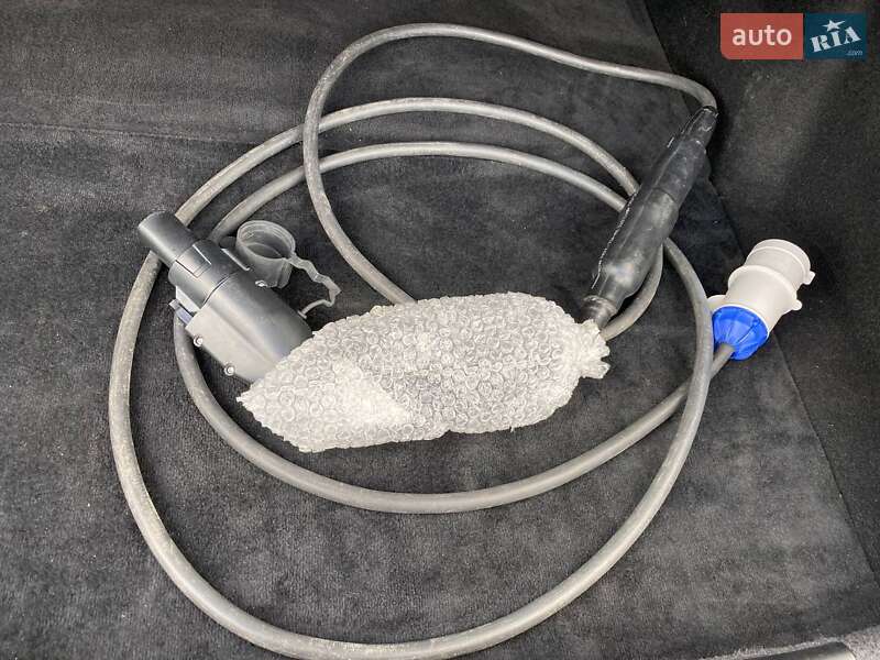 Лифтбек Tesla Model S 2021 в Хмельницком