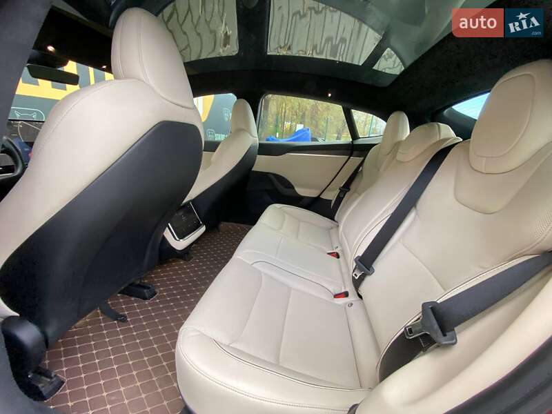 Лифтбек Tesla Model S 2021 в Хмельницком