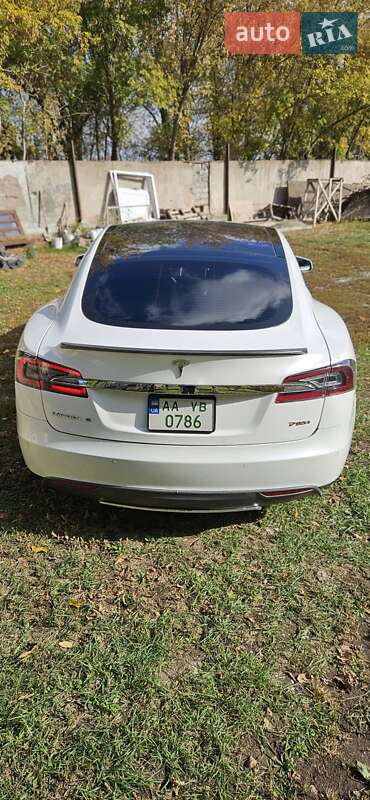 Ліфтбек Tesla Model S 2014 в Кривому Розі фото 5 Ліфтбек Tesla Model S 2014 в Кривому Розі