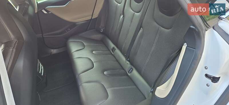 Ліфтбек Tesla Model S 2014 в Кривому Розі фото 10 Ліфтбек Tesla Model S 2014 в Кривому Розі