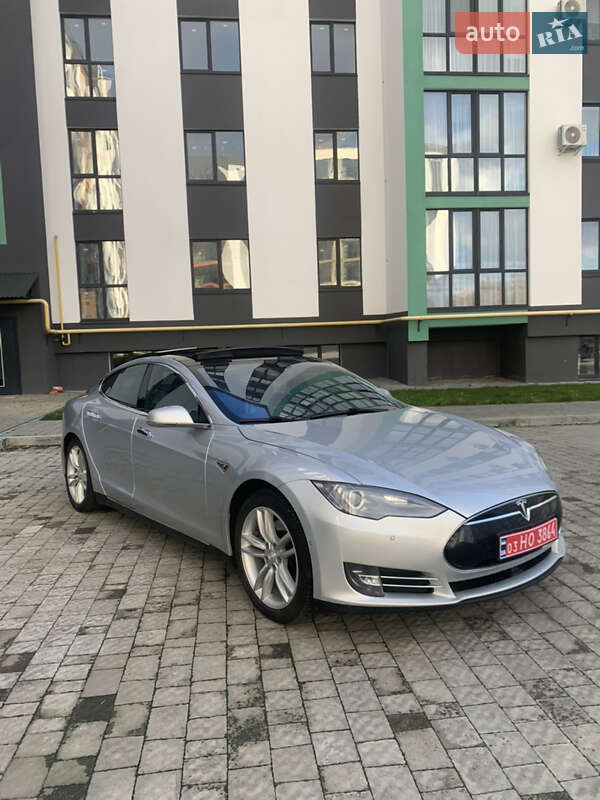 Ліфтбек Tesla Model S 2015 в Шептицькому фото 2 Ліфтбек Tesla Model S 2015 в Шептицькому