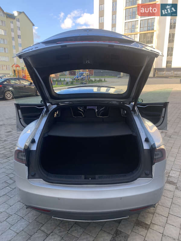 Ліфтбек Tesla Model S 2015 в Шептицькому фото 16 Ліфтбек Tesla Model S 2015 в Шептицькому