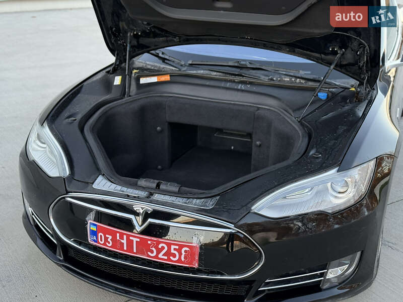 Ліфтбек Tesla Model S 2013 в Луцьку фото 25 Ліфтбек Tesla Model S 2013 в Луцьку