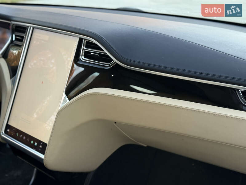 Ліфтбек Tesla Model S 2013 в Луцьку фото 37 Ліфтбек Tesla Model S 2013 в Луцьку