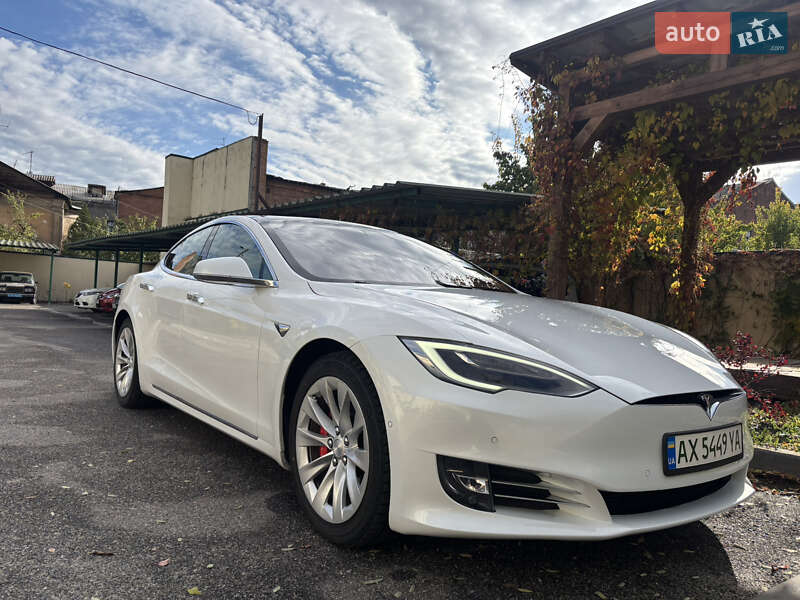 Ліфтбек Tesla Model S 2019 в Харкові