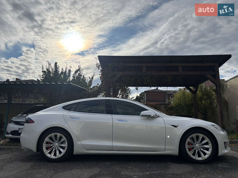 Ліфтбек Tesla Model S 2019 в Харкові